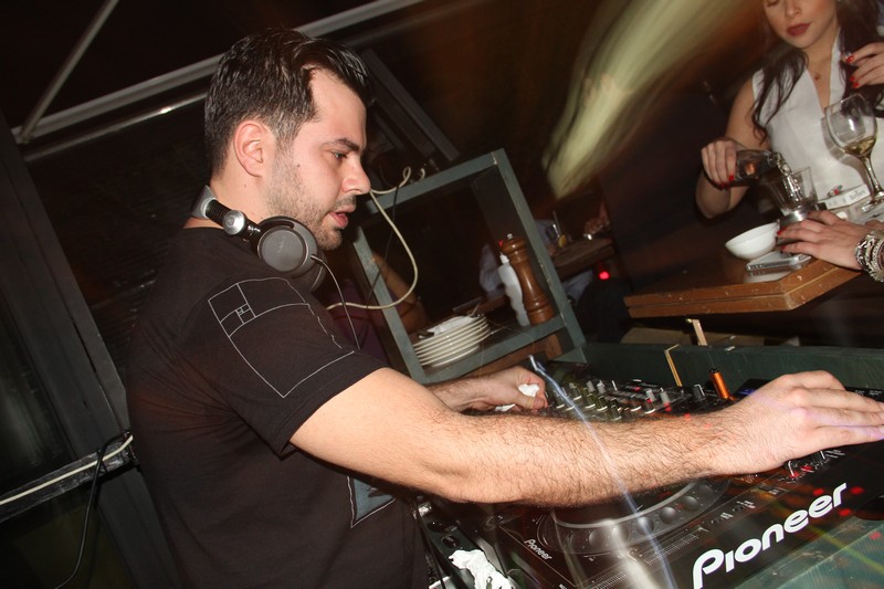 Bistrobar Live Hamra on Friday Night